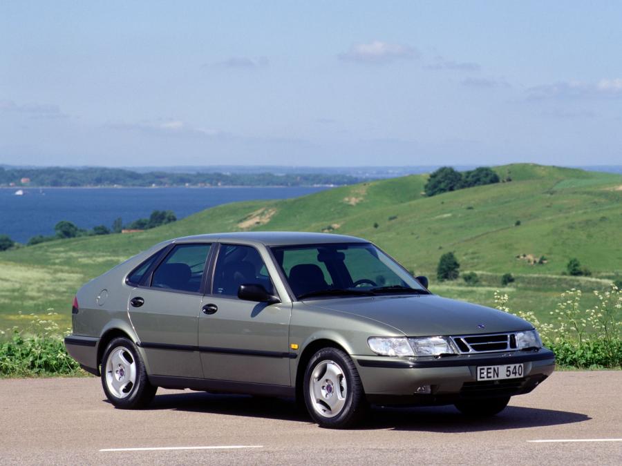  Saab 900 S 1993 года  (фото 5 из 19)